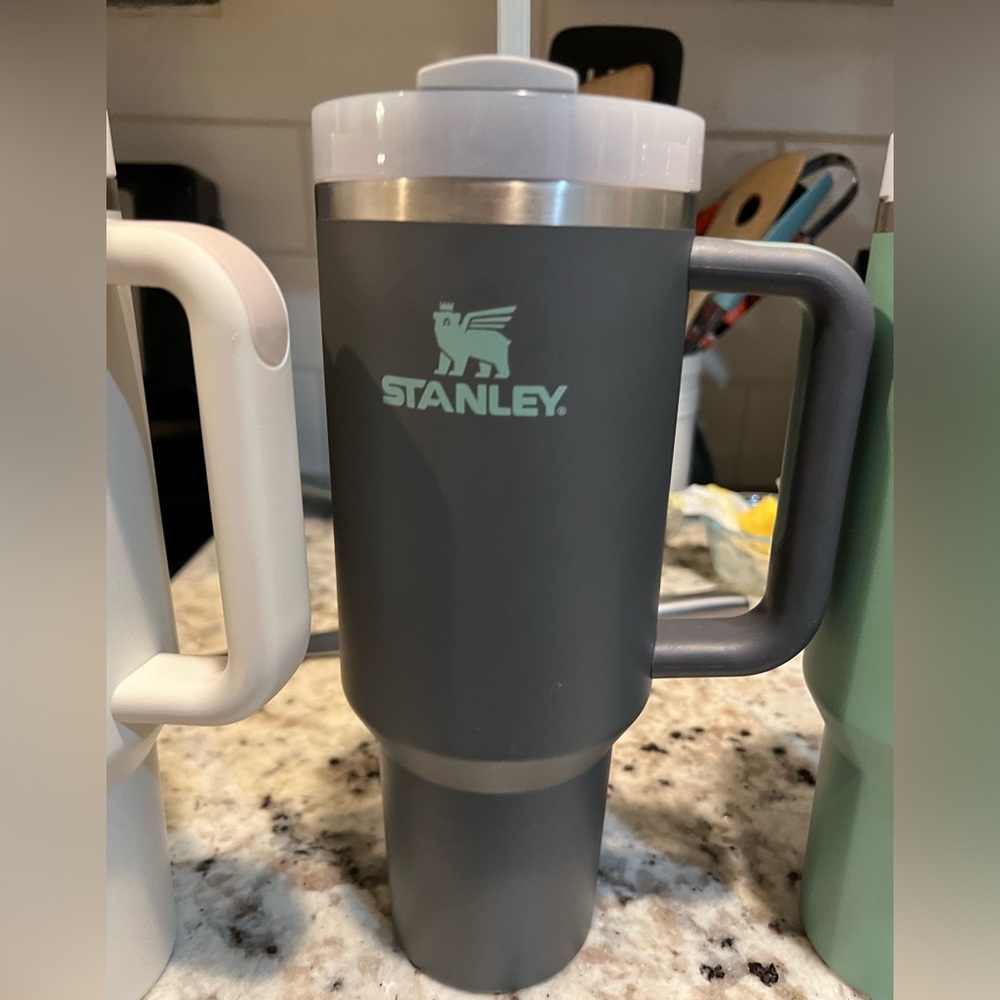 Stanley 40 oz tumbler